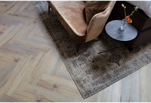 VIKO Stones PVC visgraat vloer zitje loft woonkamer