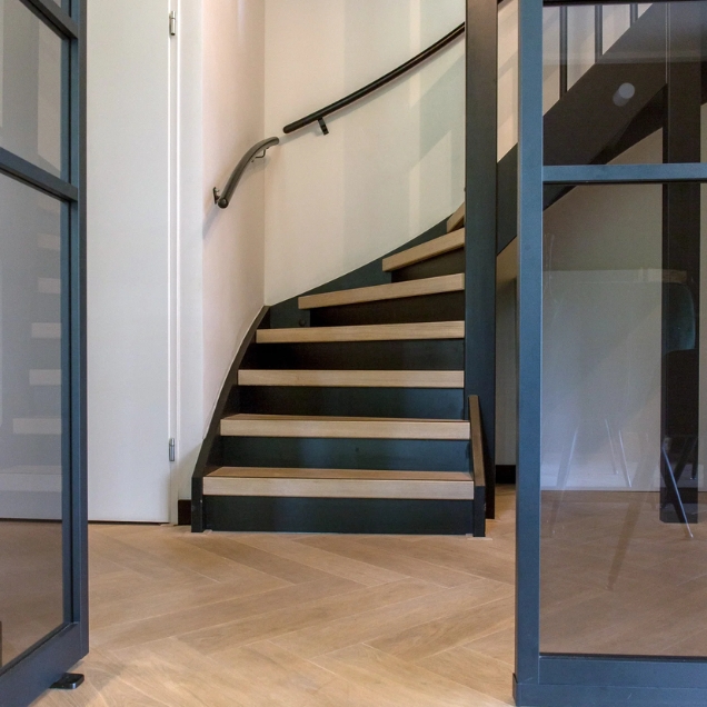 VIKO Stones Traprenovatie